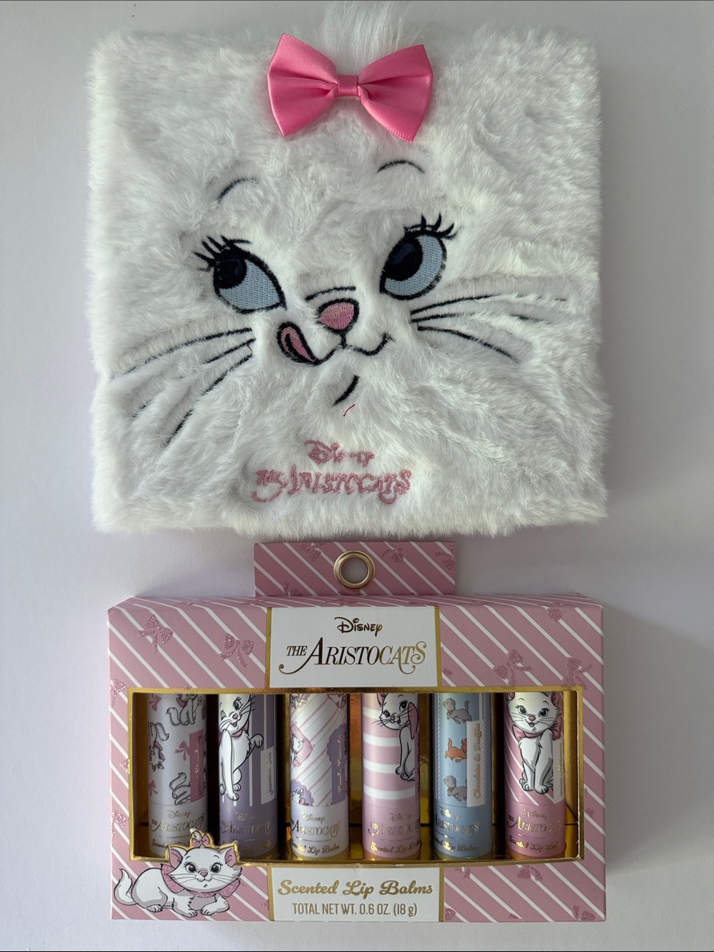 Disney Aristocats Themed Eyeshadow Palette & Scented Lip Balm Gift Set